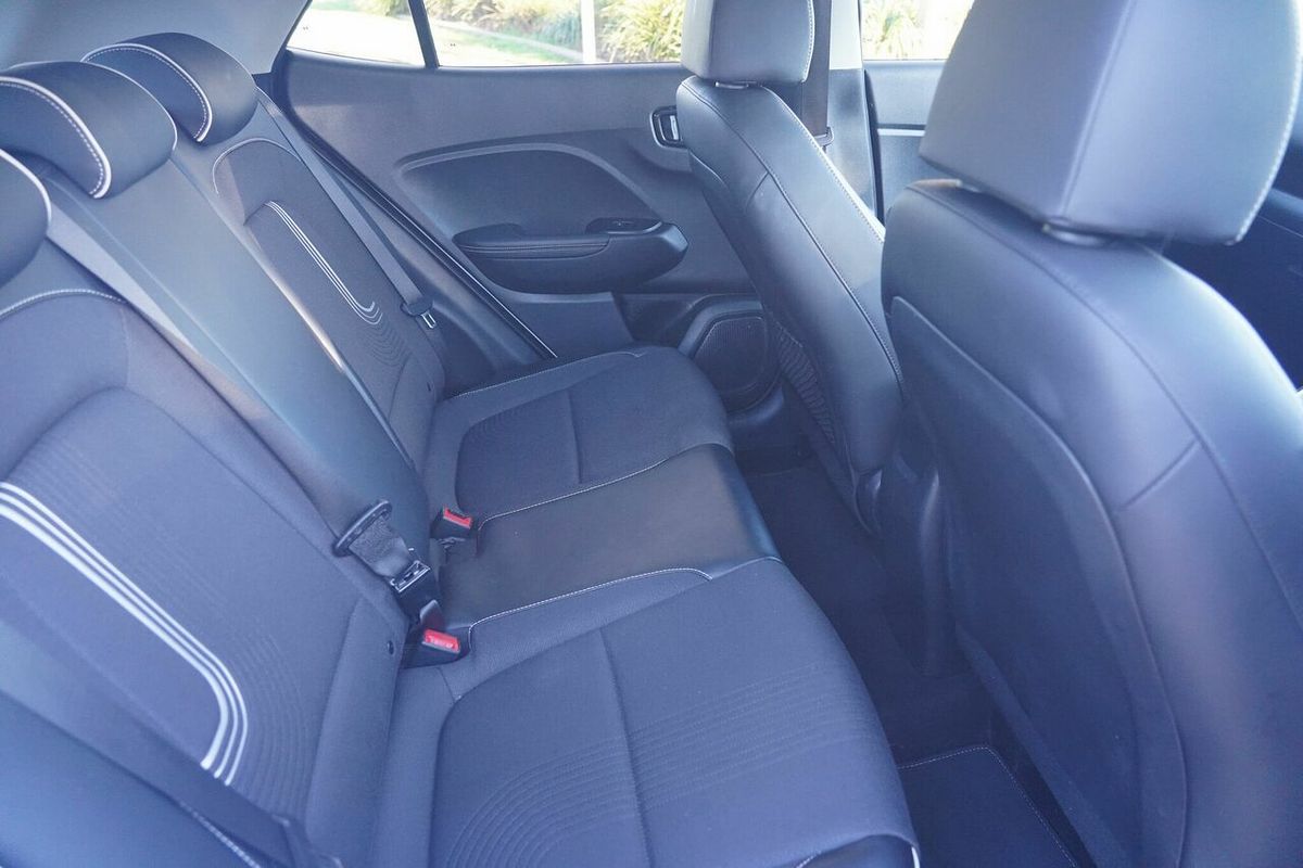 2021 Hyundai Venue Elite (Black Interior) QX.V3