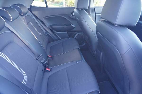2021 Hyundai Venue Elite (Black Interior) QX.V3