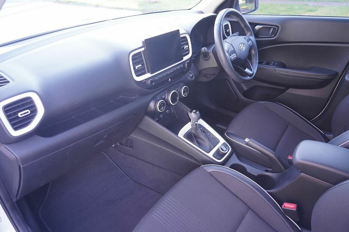 2021 Hyundai Venue Elite (Black Interior) QX.V3