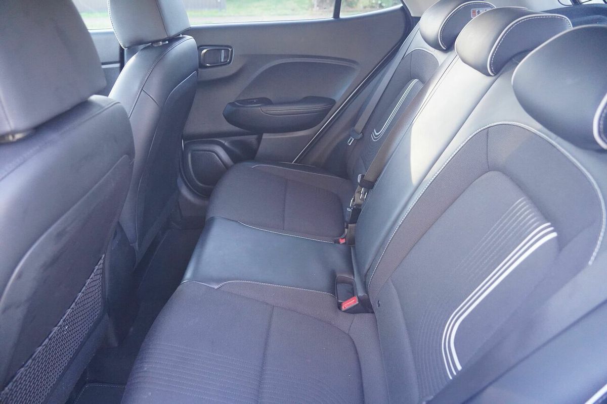 2021 Hyundai Venue Elite (Black Interior) QX.V3
