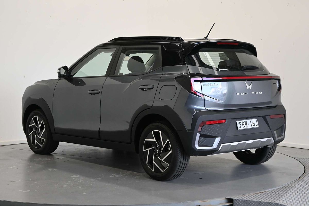 2025 Mahindra XUV 3XO AX7L