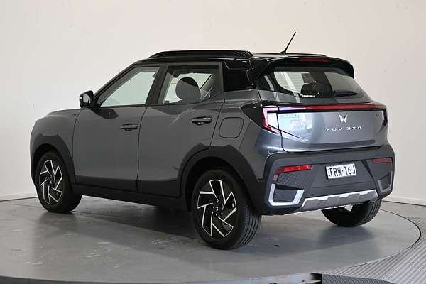2025 Mahindra XUV 3XO AX7L