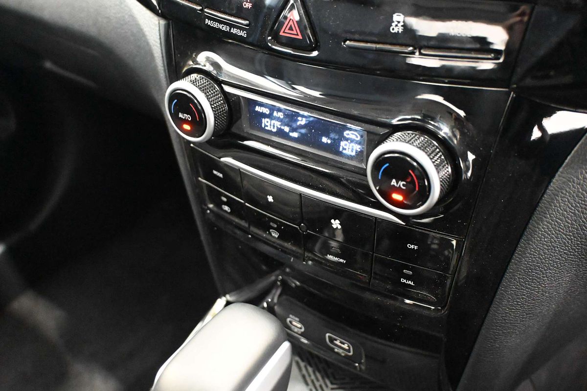 2025 Mahindra XUV 3XO AX7L
