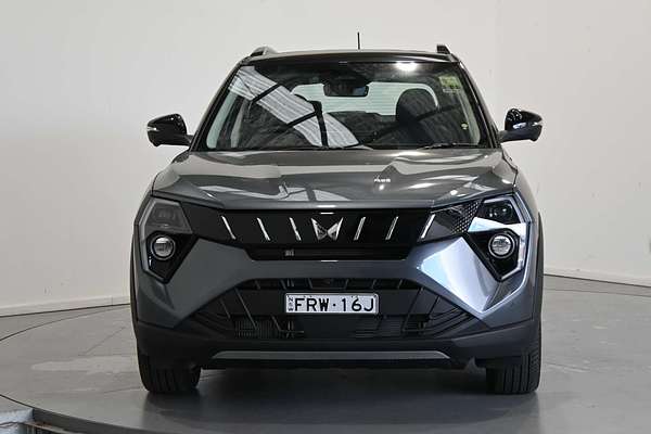 2025 Mahindra XUV 3XO AX7L