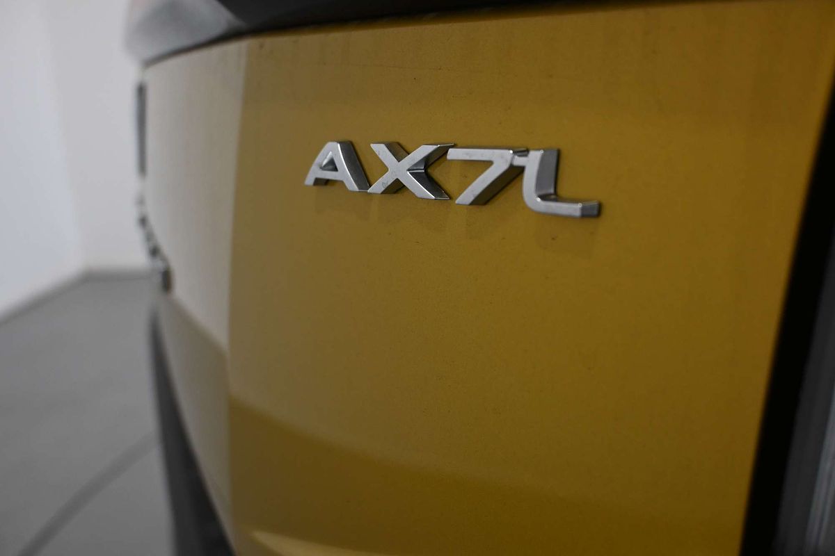 2025 Mahindra XUV 3XO AX7L