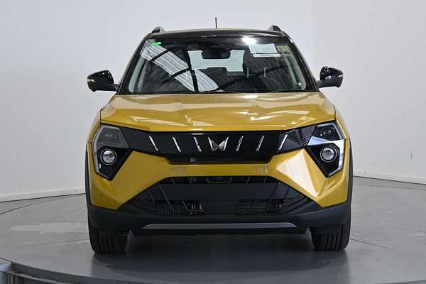 2025 Mahindra XUV 3XO AX7L