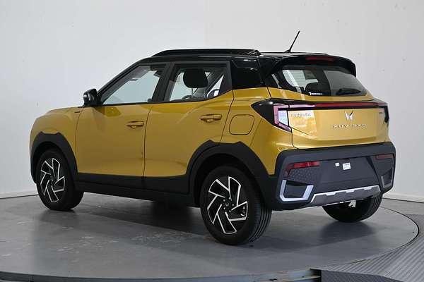 2025 Mahindra XUV 3XO AX7L