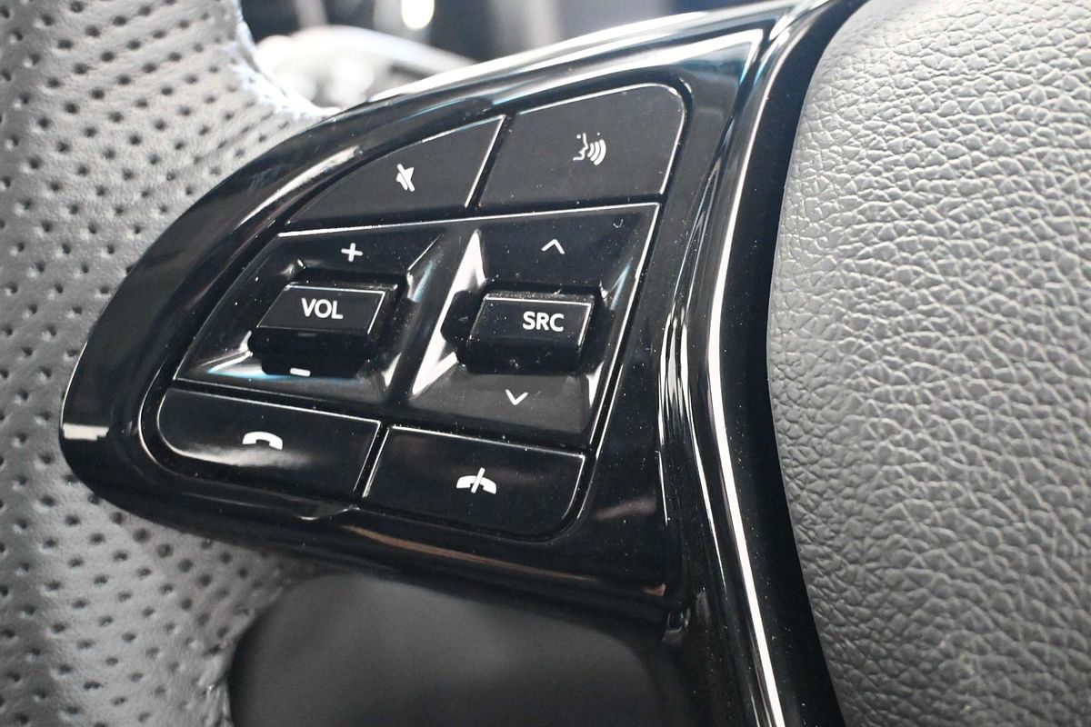 2025 Mahindra XUV 3XO AX7L