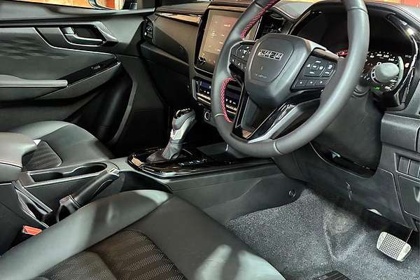 2025 Isuzu D-MAX X-TERRAIN 4X4