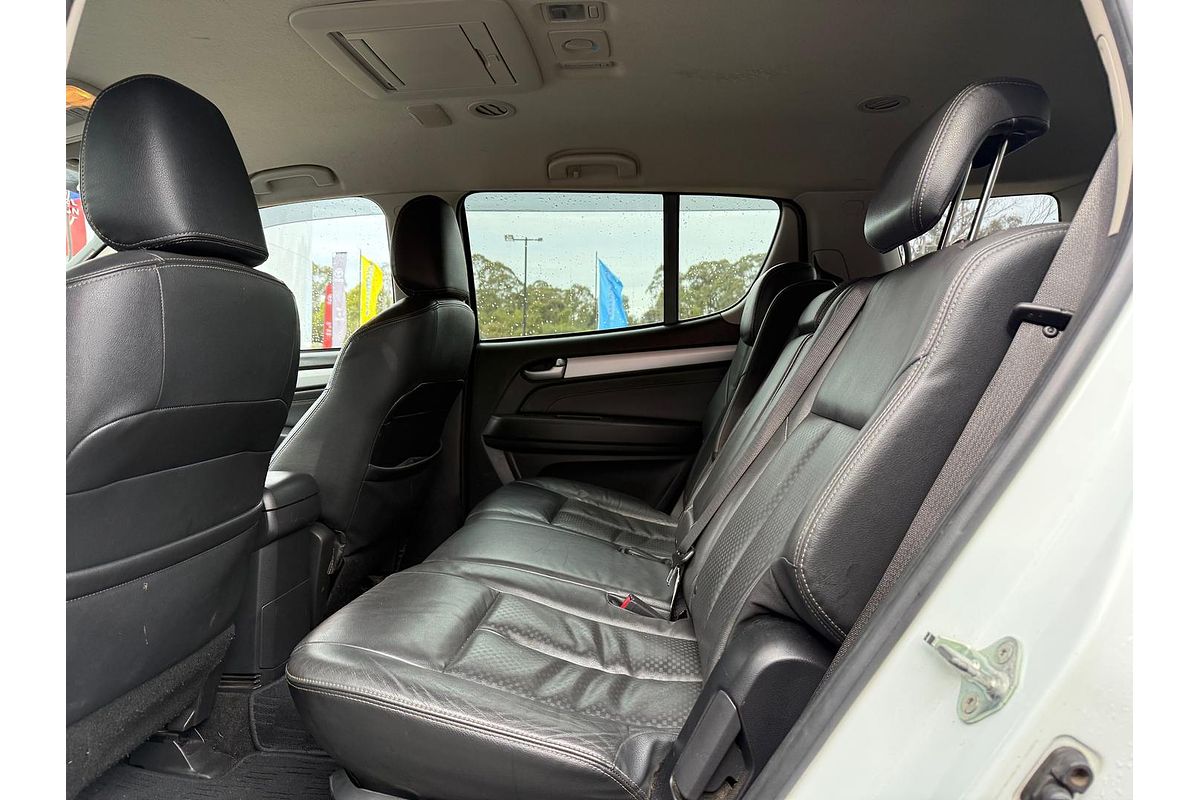 2016 Isuzu MU-X LS-T