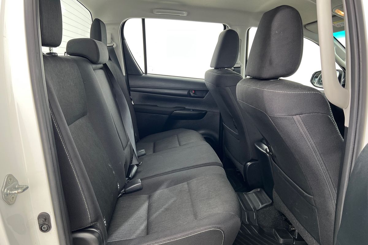2024 Toyota Hilux SR 48V GUN126R 4X4