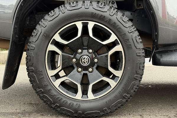 2020 Toyota Hilux SR5 GUN126R 4X4