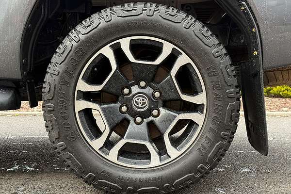 2020 Toyota Hilux SR5 GUN126R 4X4