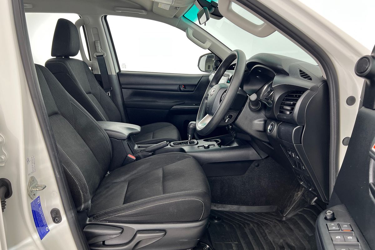 2024 Toyota Hilux SR 48V GUN126R 4X4