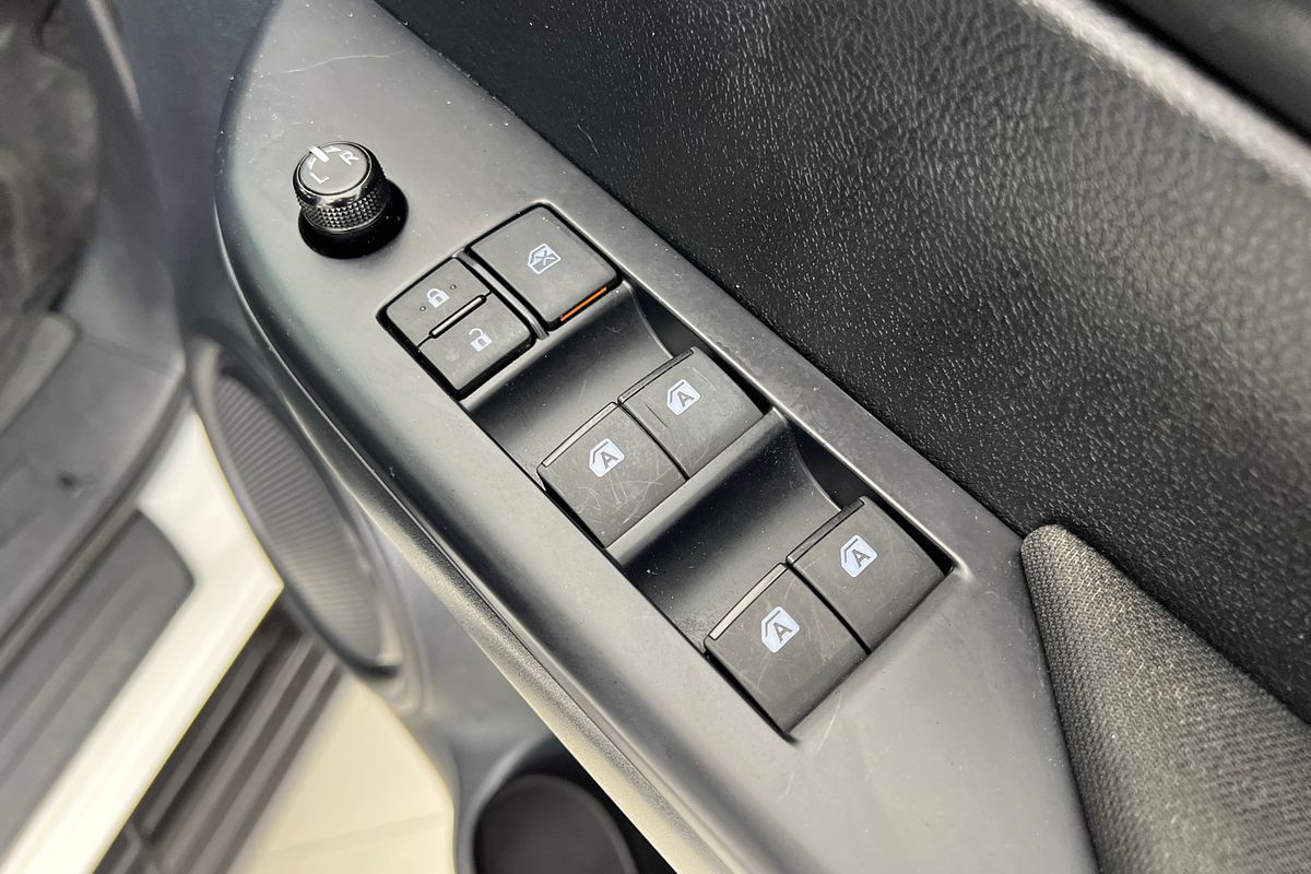 2024 Toyota Hilux SR 48V GUN126R 4X4