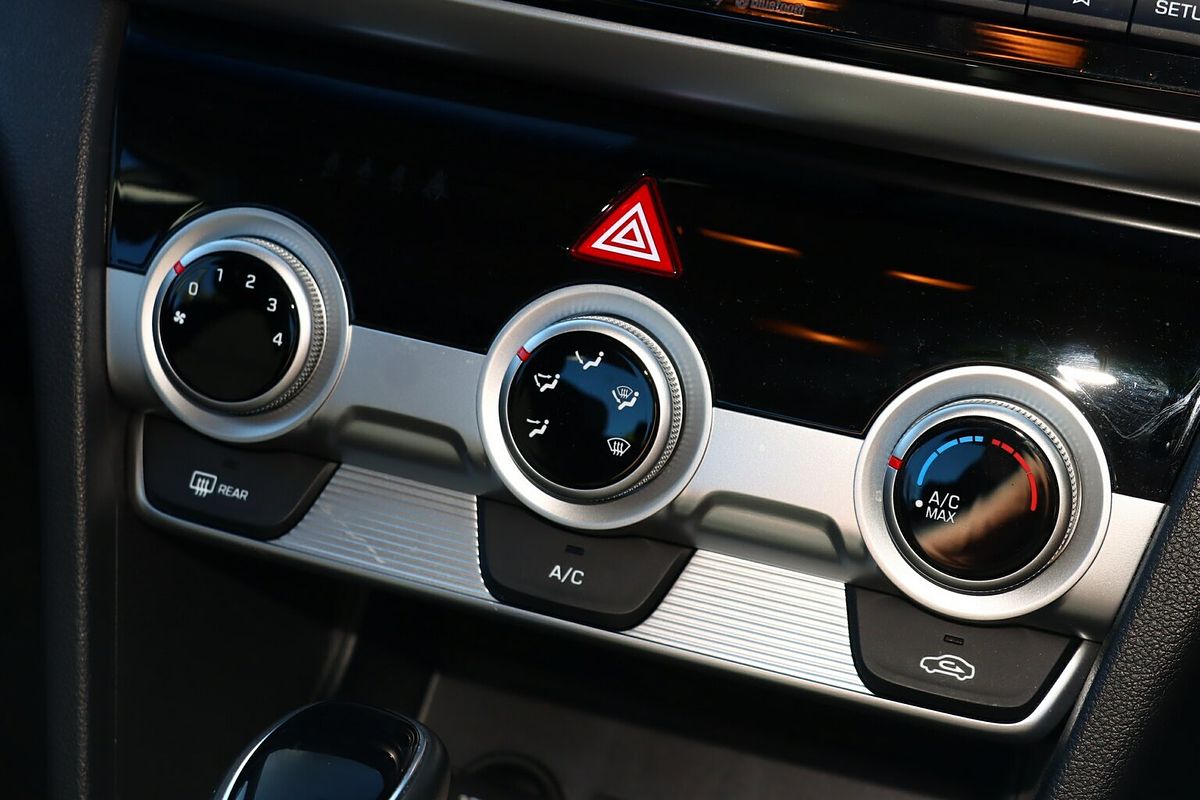 2019 Hyundai Elantra Active AD.2
