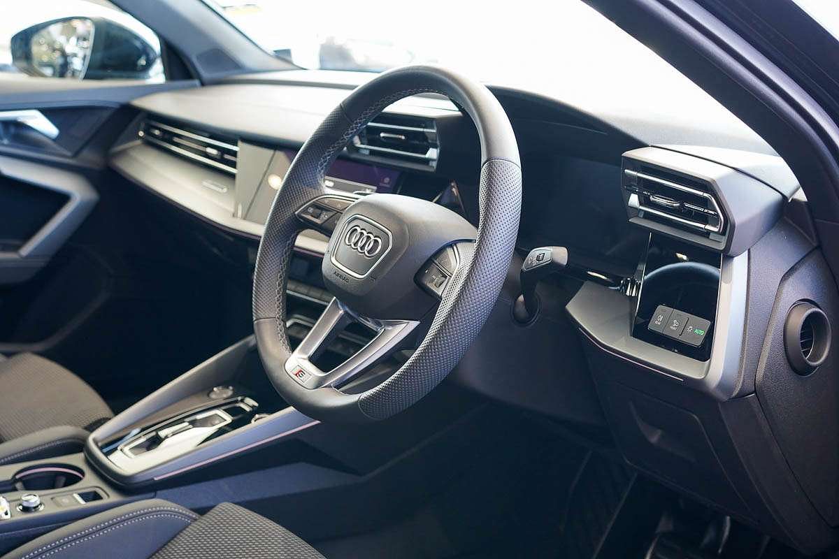 2024 Audi A3 35 TFSI S line GY