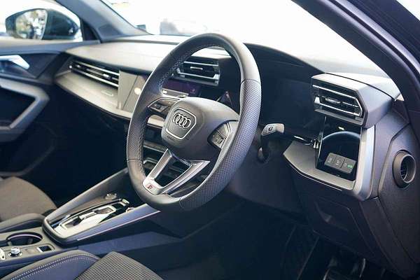 2024 Audi A3 35 TFSI S line GY