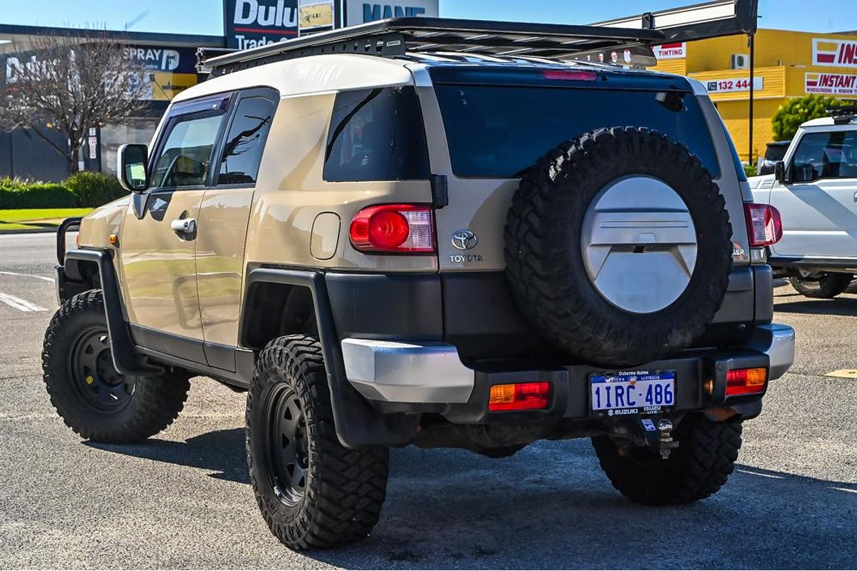 2015 Toyota FJ Cruiser GSJ15R