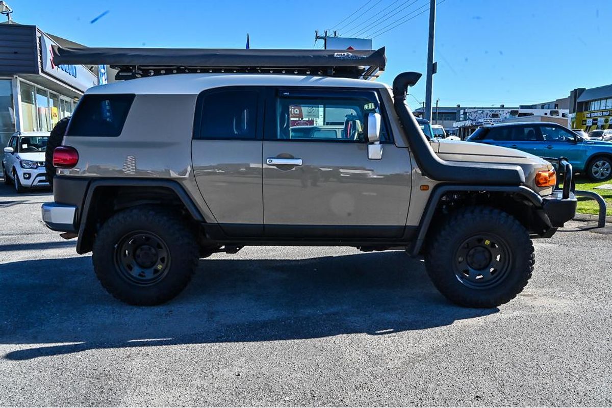 2015 Toyota FJ Cruiser GSJ15R