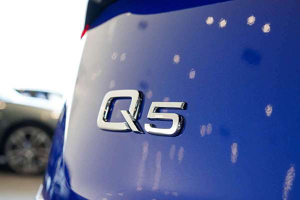 2024 Audi Q5 55 TFSI e S line FY