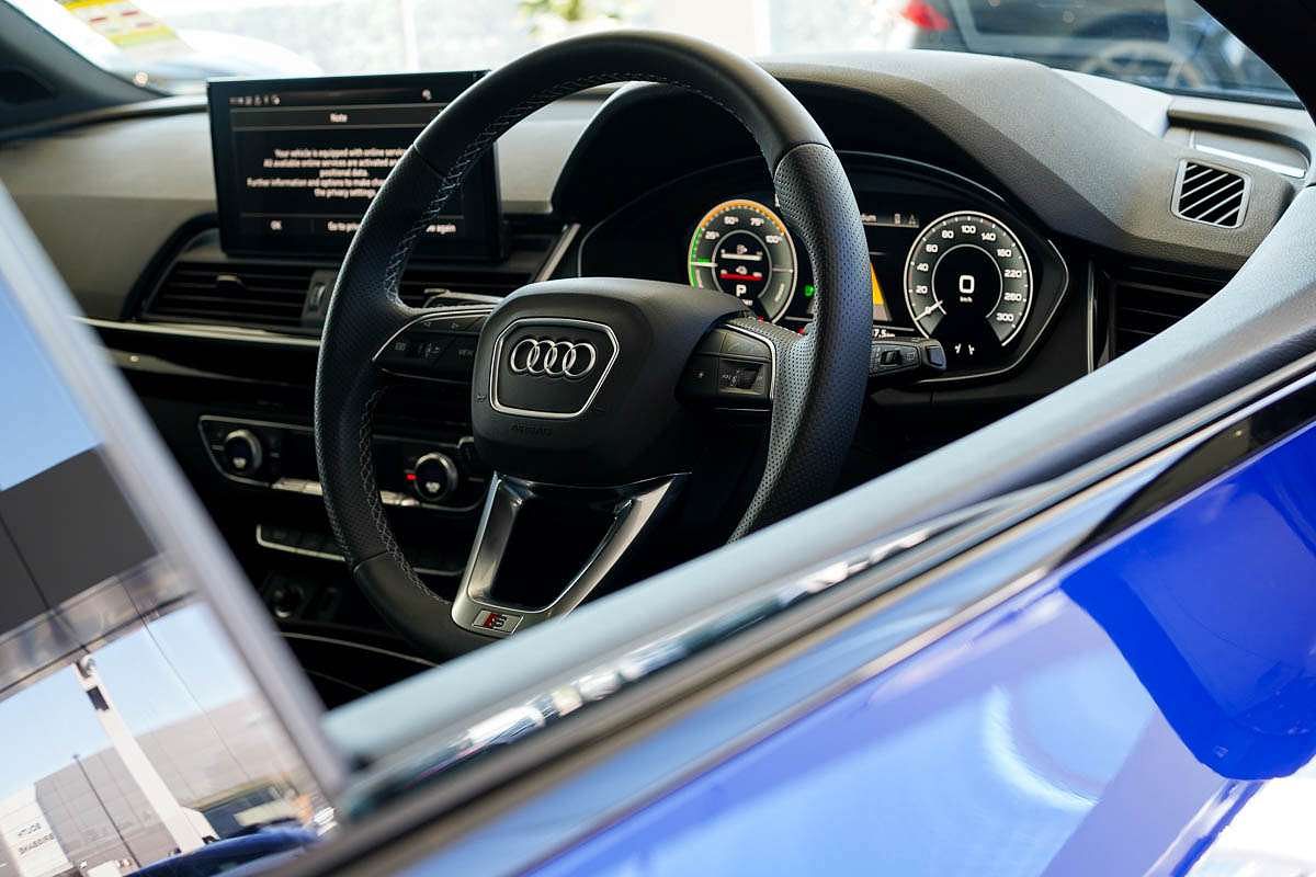 2024 Audi Q5 55 TFSI e S line FY