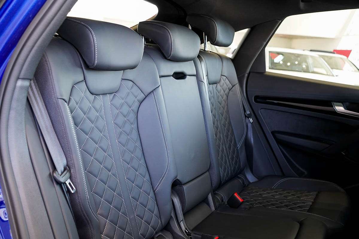 2024 Audi Q5 55 TFSI e S line FY