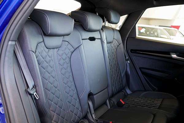 2024 Audi Q5 55 TFSI e S line FY