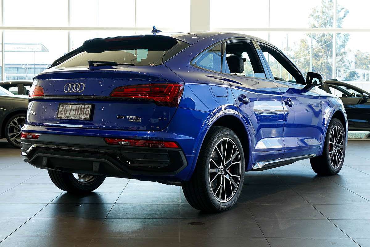 2024 Audi Q5 55 TFSI e S line FY