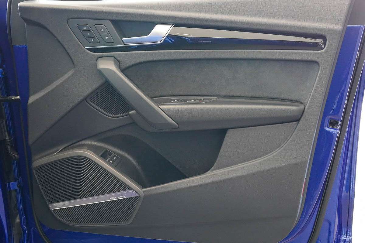 2024 Audi Q5 55 TFSI e S line FY