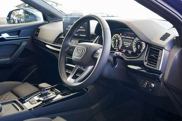 2024 Audi Q5 55 TFSI e S line FY
