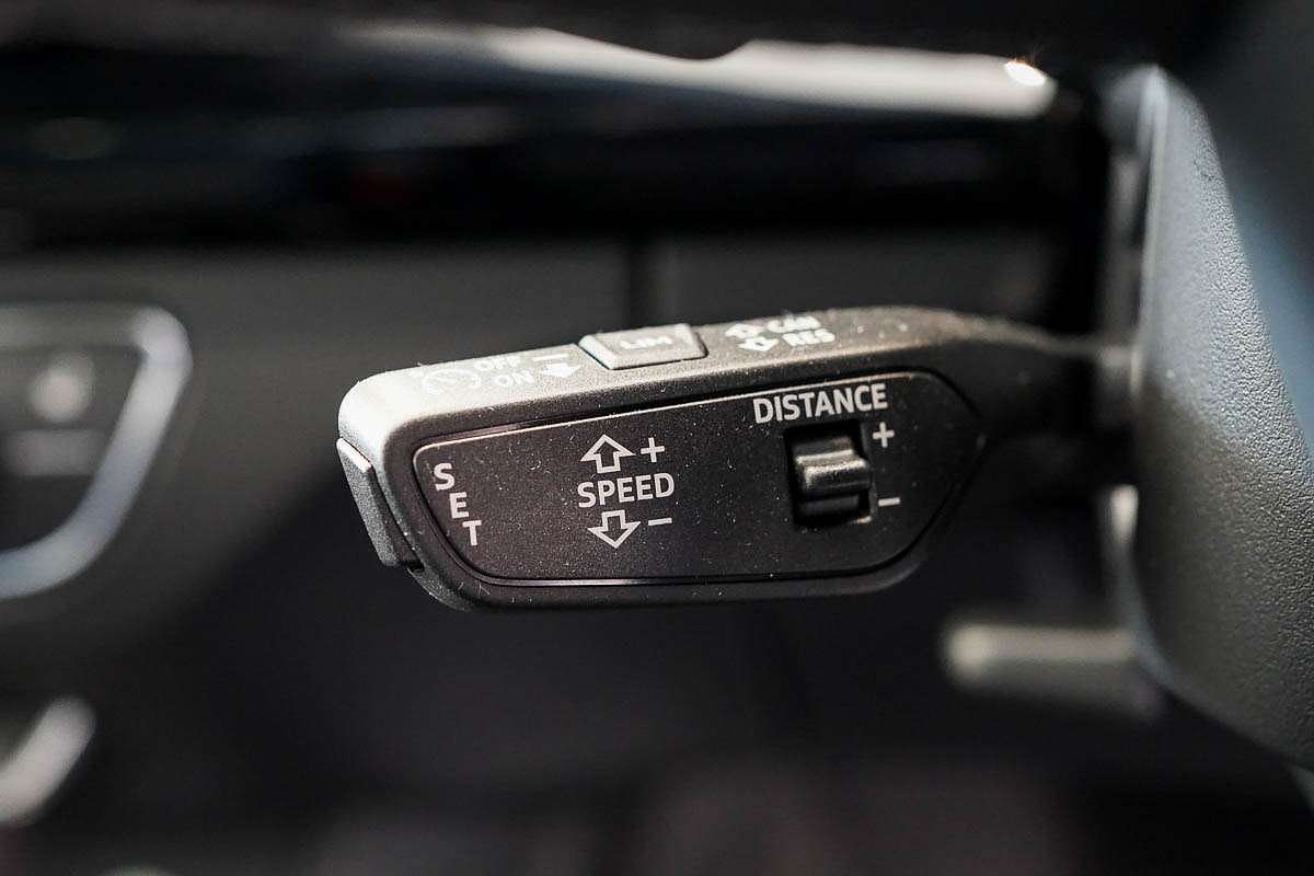 2024 Audi Q5 55 TFSI e S line FY