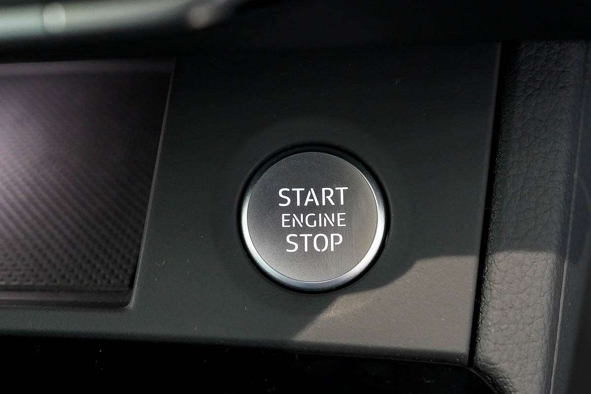 2024 Audi Q5 55 TFSI e S line FY