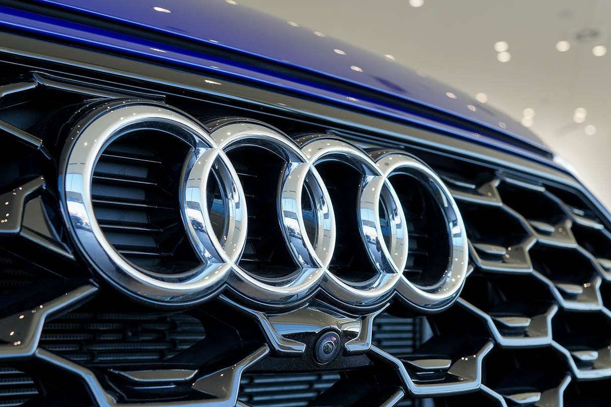 2024 Audi Q5 55 TFSI e S line FY