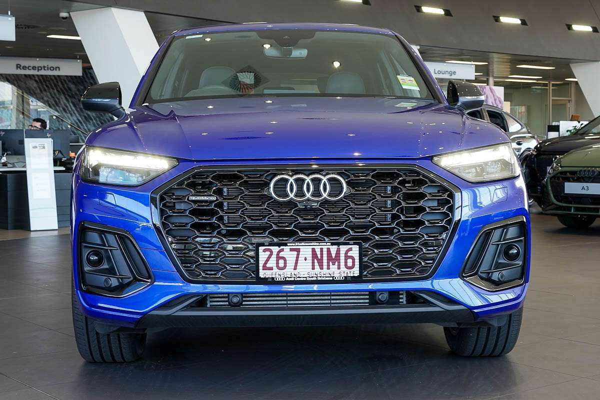 2024 Audi Q5 55 TFSI e S line FY
