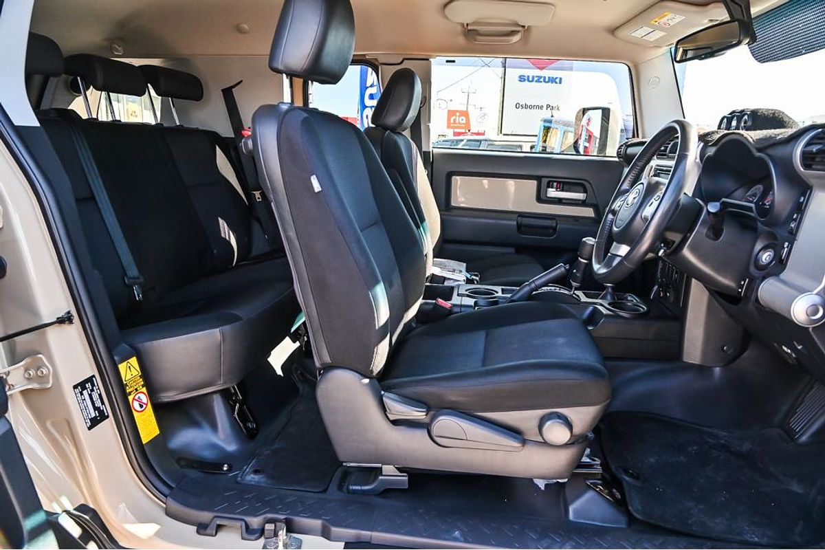 2015 Toyota FJ Cruiser GSJ15R