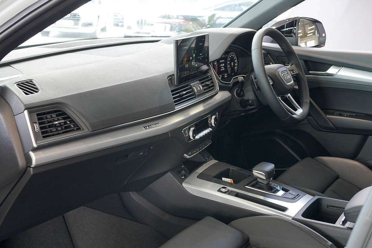 2025 Audi Q5 45 TFSI Sport FY
