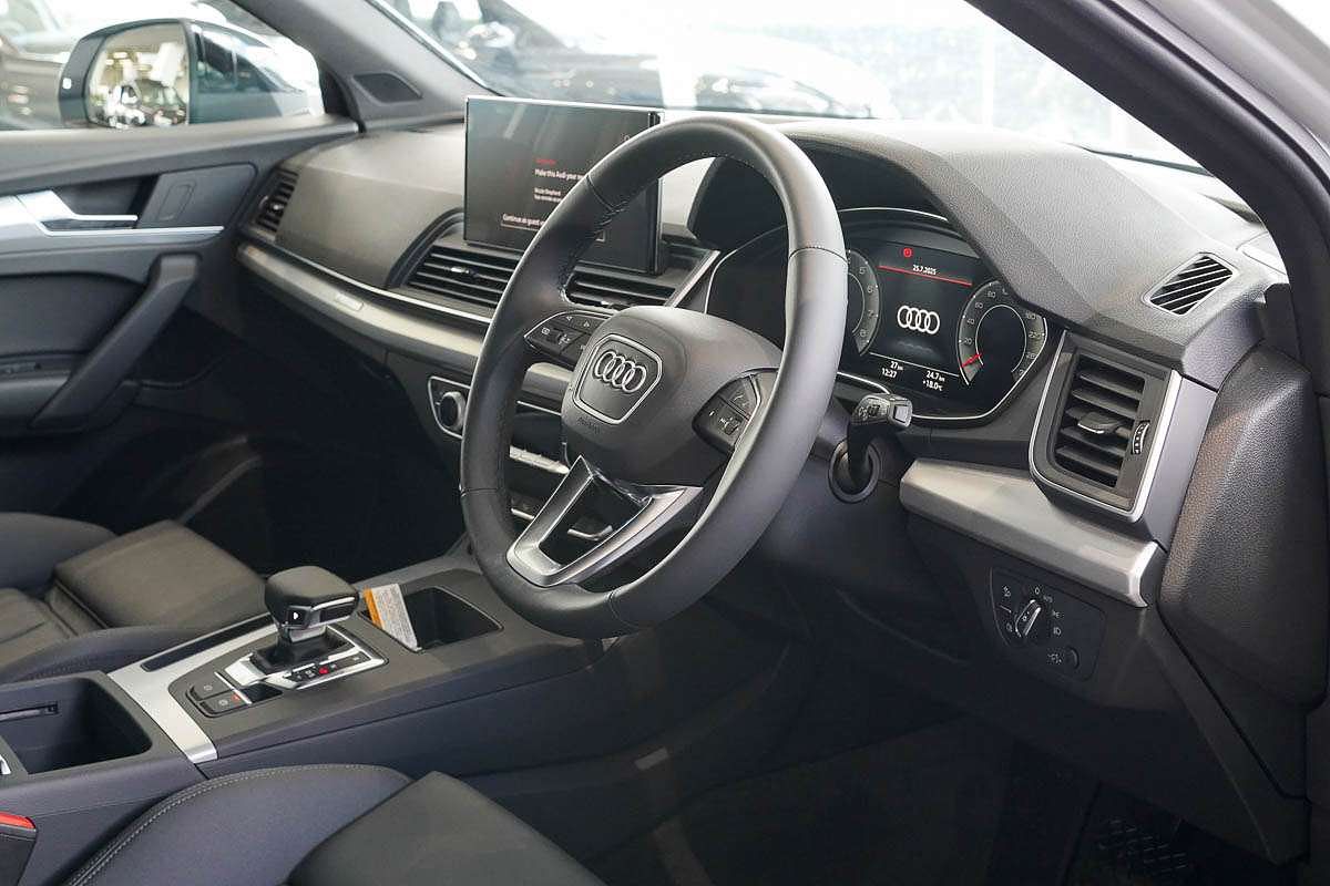 2025 Audi Q5 45 TFSI Sport FY