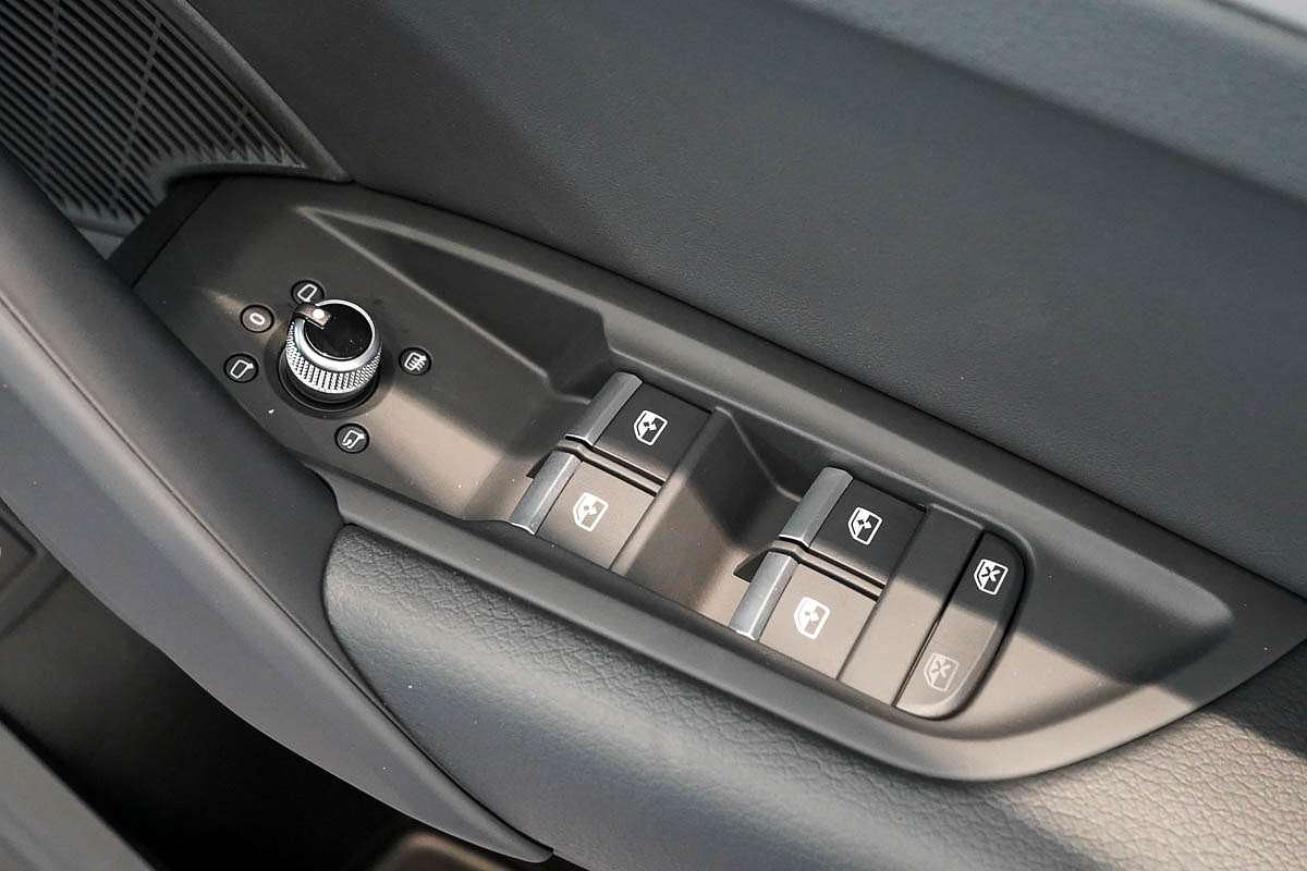 2025 Audi Q5 45 TFSI Sport FY