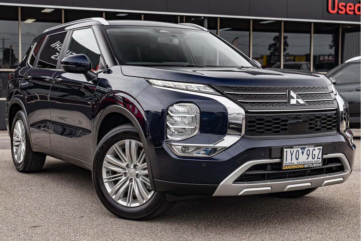 2023 Mitsubishi Outlander LS ZM