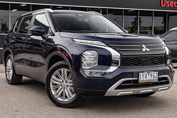2023 Mitsubishi Outlander LS ZM