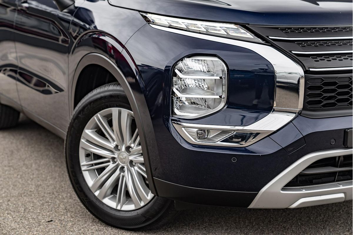 2023 Mitsubishi Outlander LS ZM