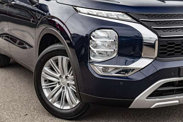 2023 Mitsubishi Outlander LS ZM