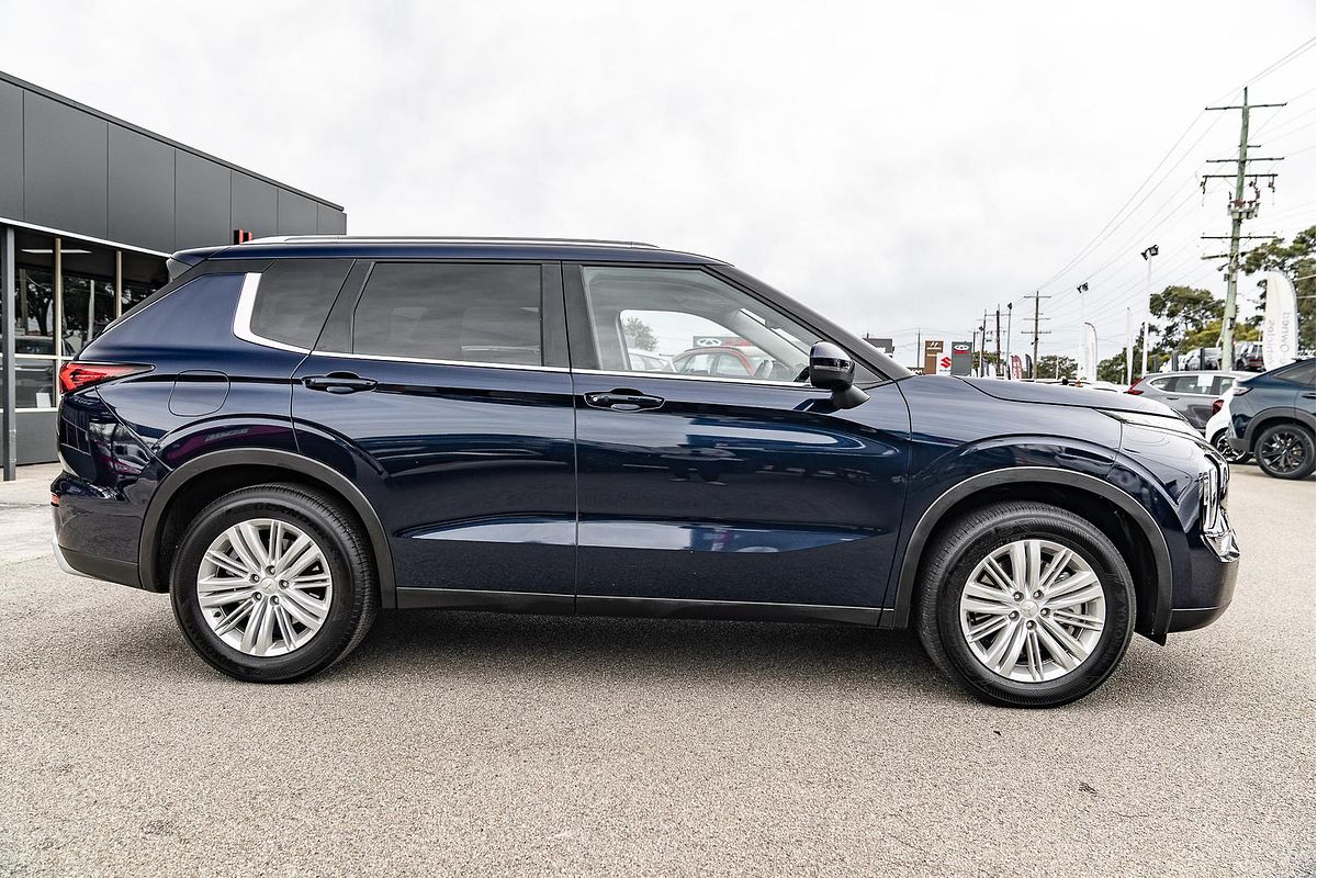 2023 Mitsubishi Outlander LS ZM