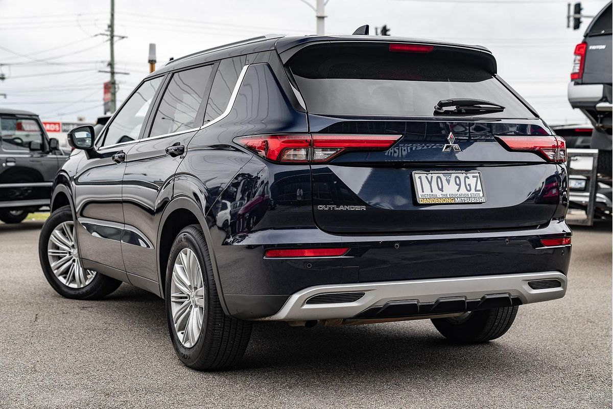 2023 Mitsubishi Outlander LS ZM