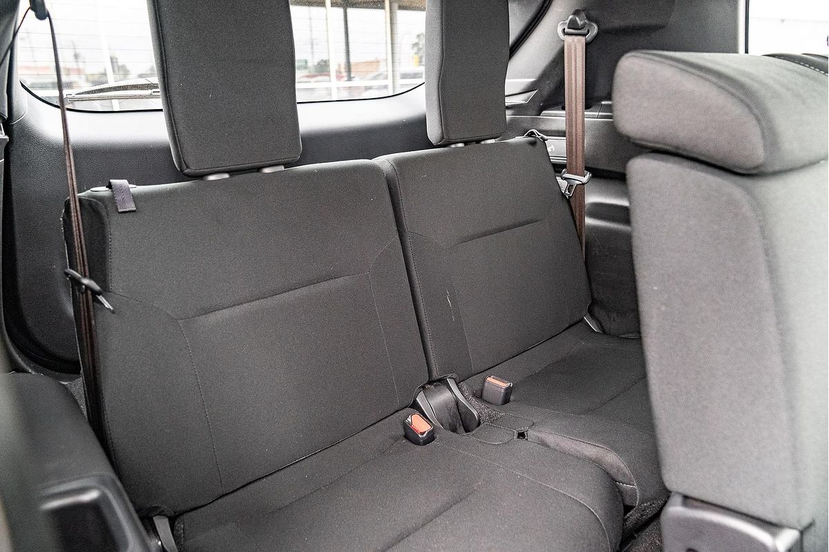 2023 Mitsubishi Outlander LS ZM