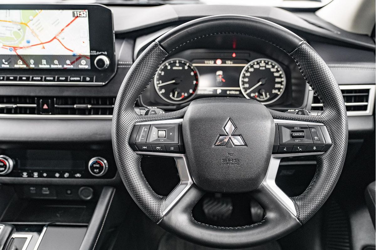 2023 Mitsubishi Outlander LS ZM
