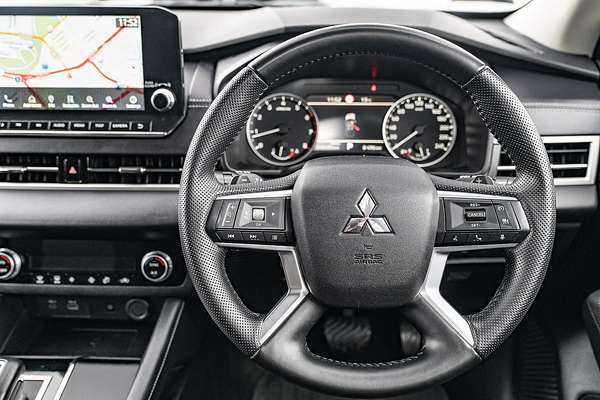 2023 Mitsubishi Outlander LS ZM