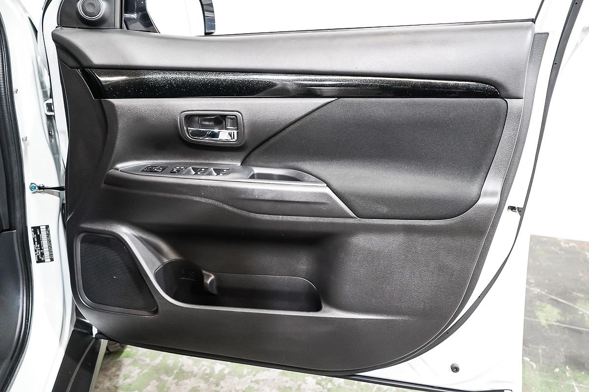 2021 Mitsubishi Outlander ES ZL