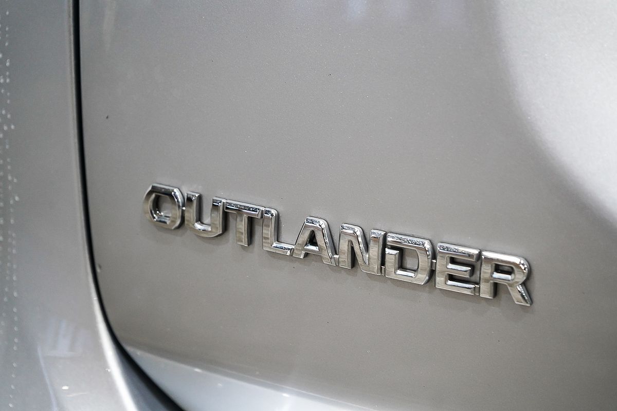 2014 Mitsubishi Outlander ES ZJ